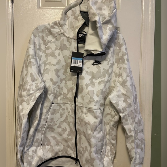 NWT- Nike Sportswear Tech Fleece Camo Hoodie in Gray and White